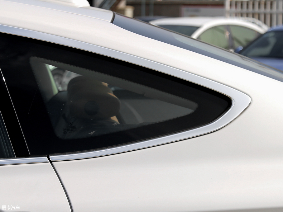 2018R3ϵGT 320i AOӋb