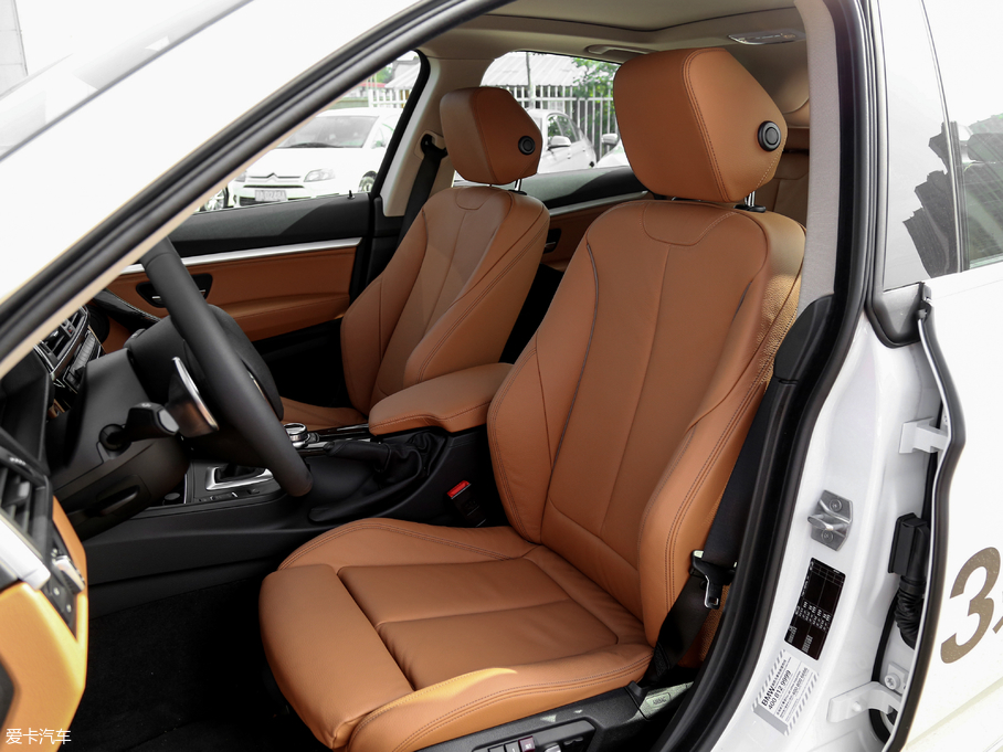 2018R3ϵGT 320i AOӋb