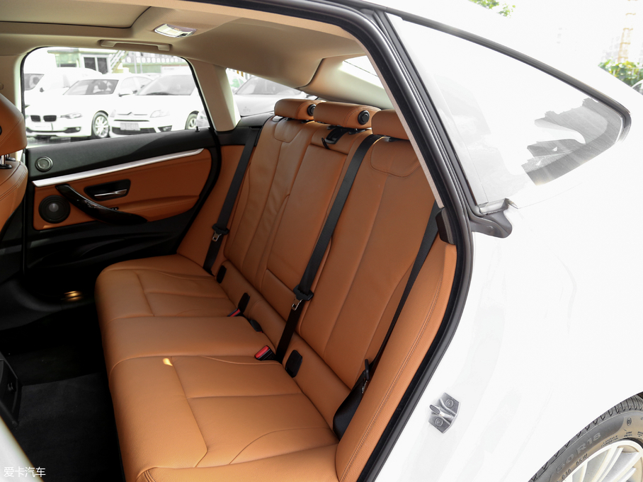 2018R3ϵGT 320i AOӋb