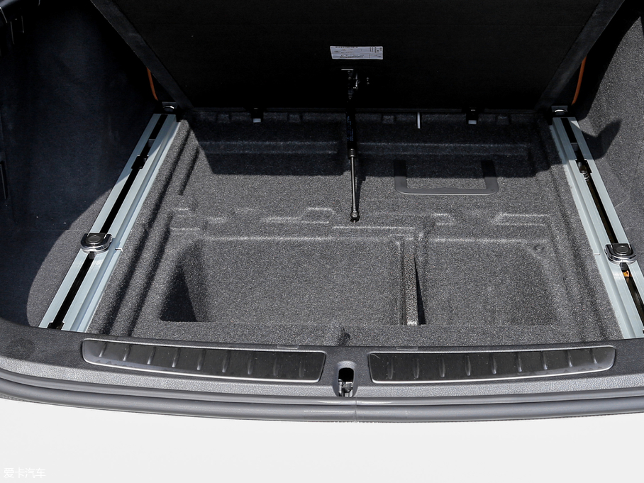 2018R3ϵGT 320i AOӋb