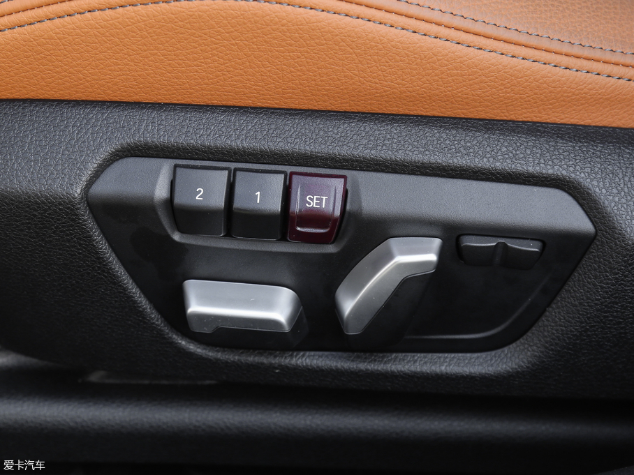 2018R3ϵGT 320i AOӋb