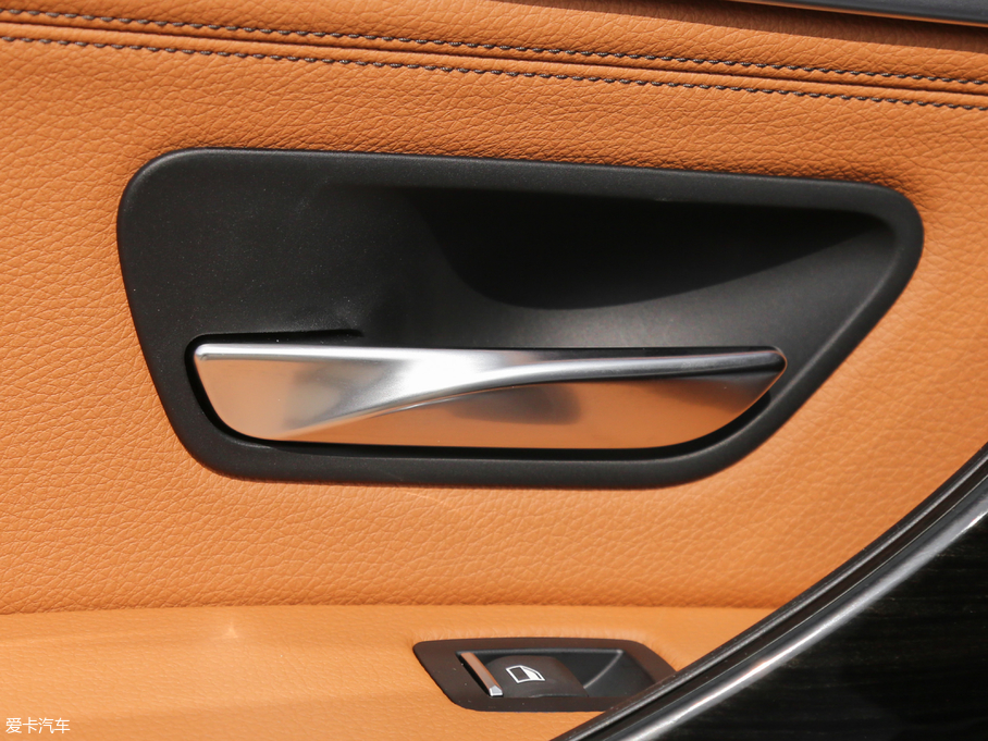 2018R3ϵGT 320i AOӋb