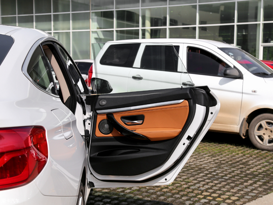 2018R3ϵGT 320i AOӋb