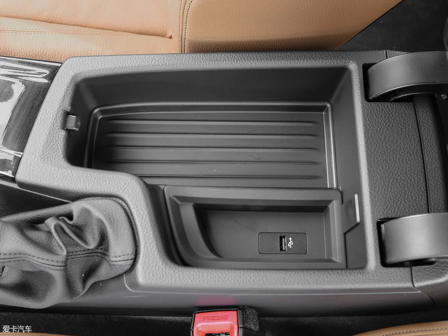 2018R3ϵGT 320i AOӋb