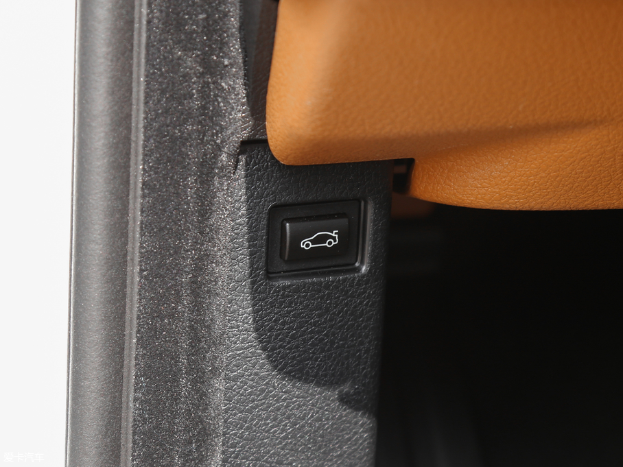 2018R3ϵGT 320i AOӋb