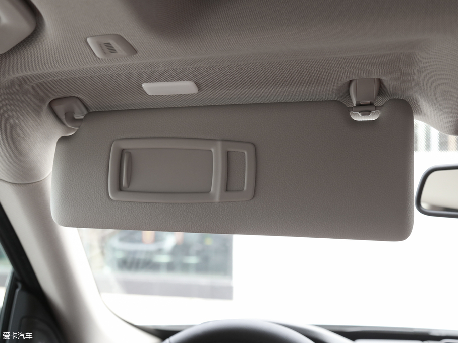 2018R3ϵGT 320i AOӋb