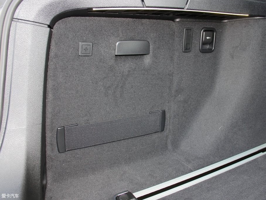 2018R3ϵGT 320i M \