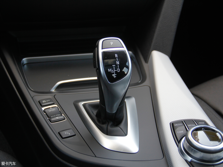 2018R3ϵGT 320i M \