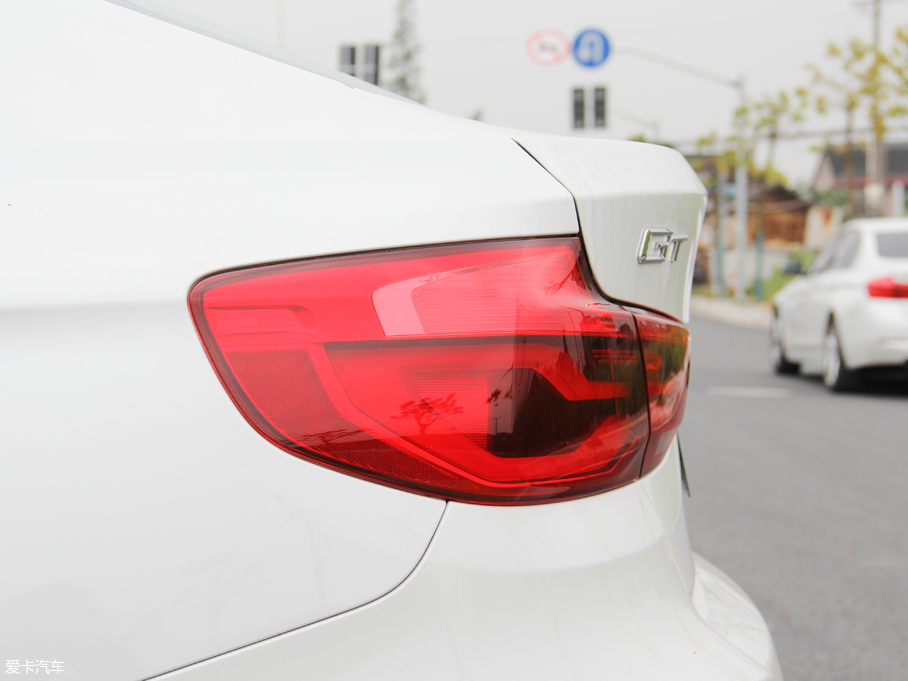 2018R3ϵGT 320i r