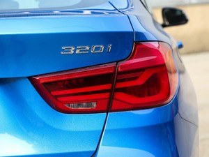 2018款320i M 运动型 尾灯