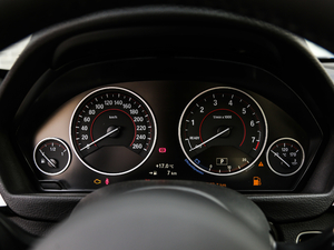 2018款320i M 运动型 仪表