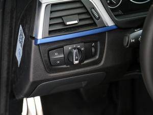 2018330i xDrive M \ п؅^