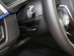 2018330i xDrive M \ п؅^