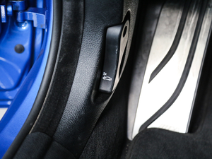 2018330i xDrive M \ п؅^