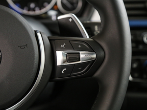 2018330i xDrive M \ п؅^