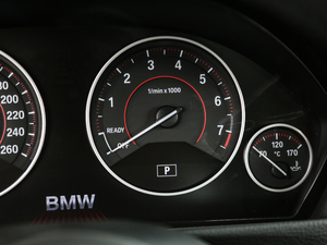 2018330i xDrive M \ п؅^