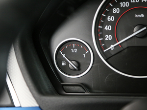 2018330i xDrive M \ п؅^