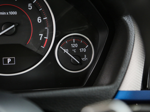 2018330i xDrive M \ п؅^