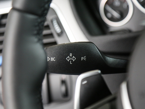 2018330i xDrive M \ п؅^