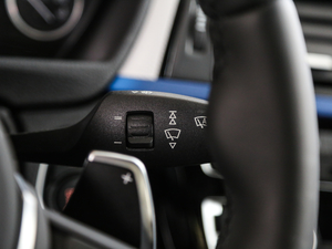 2018330i xDrive M \ п؅^