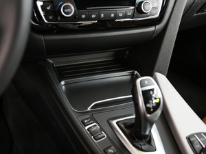 2018330i xDrive M \ п؅^