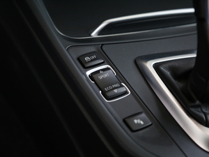 2018330i xDrive M \ п؅^