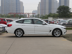 2018款320i M 运动型 整体外观