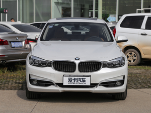 2018款320i 豪华设计套装 正前