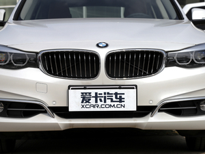 2018款320i 豪华设计套装 中网
