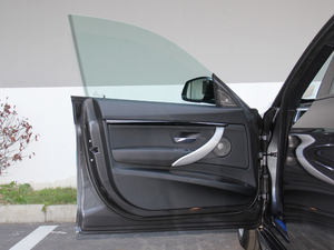 2018款320i M 运动型 驾驶位车门