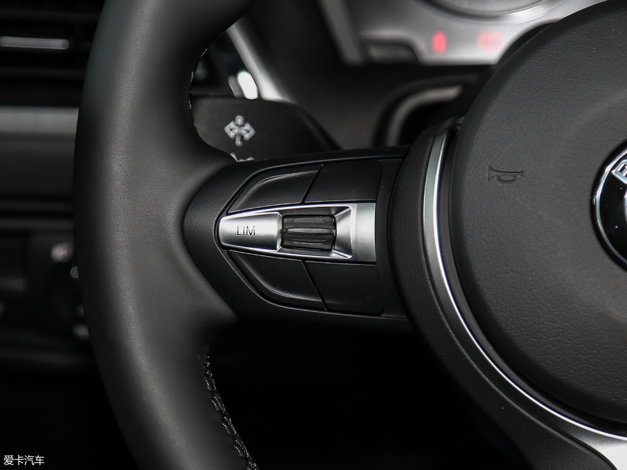 2018R2ϵ 225i M\(yn)(dng)