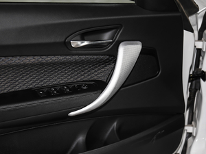 2018225i M\(yn)(dng) g