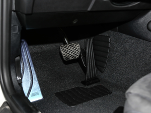 2018225i M\(yn)(dng) g