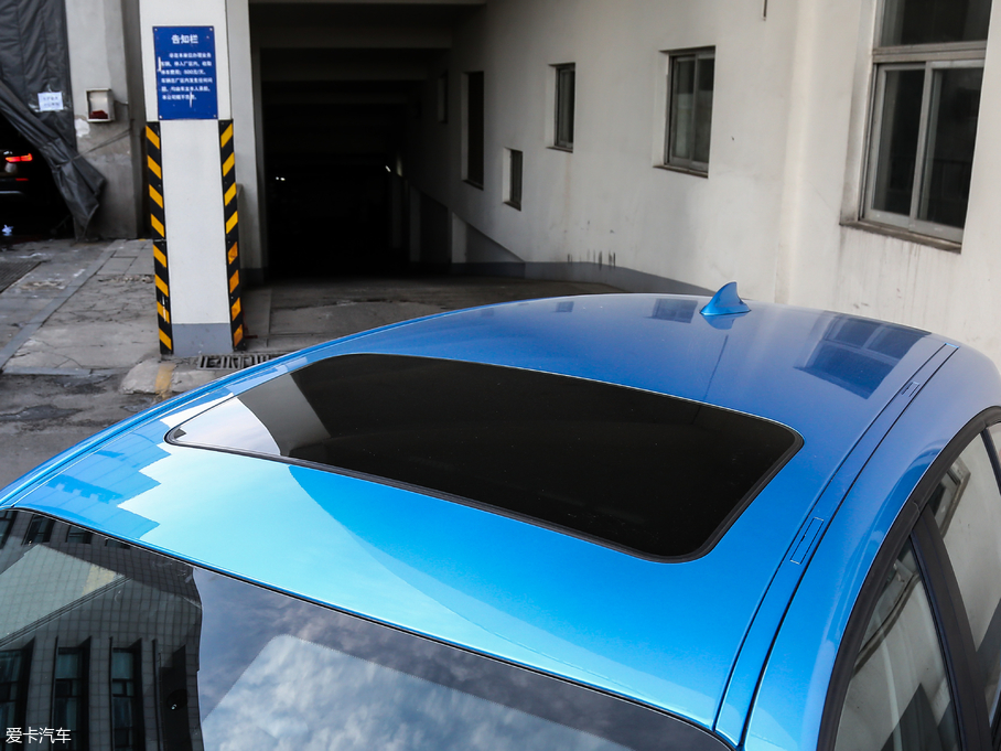 2018R1ϵɎ 118i \OӋb