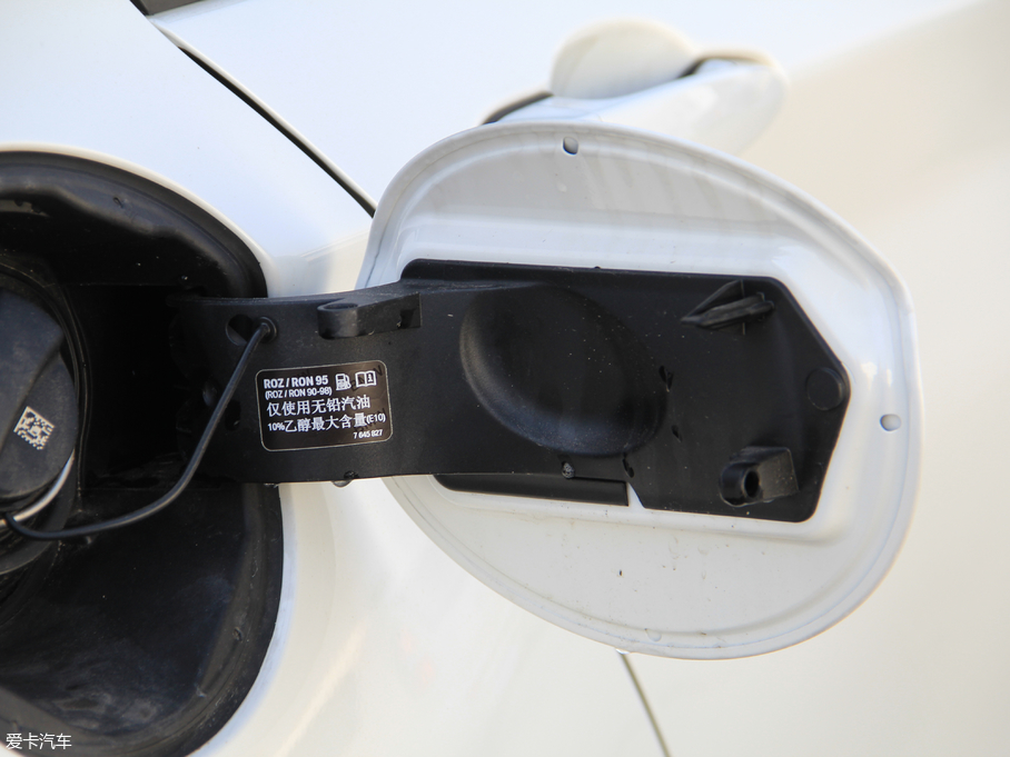 2018R1ϵɎ 118i \OӋb