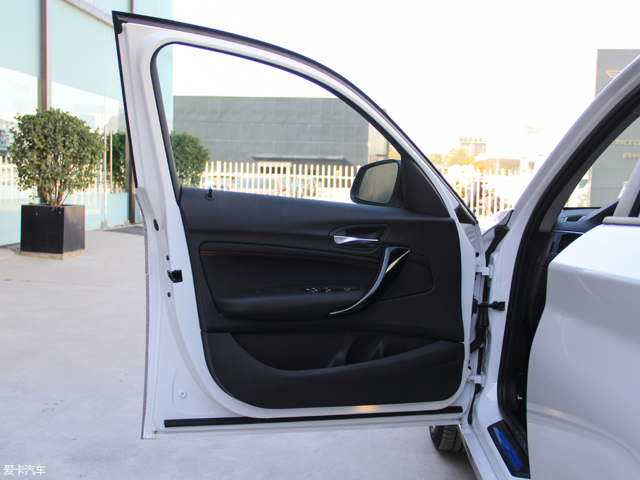 2018R1ϵɎ 118i \OӋb