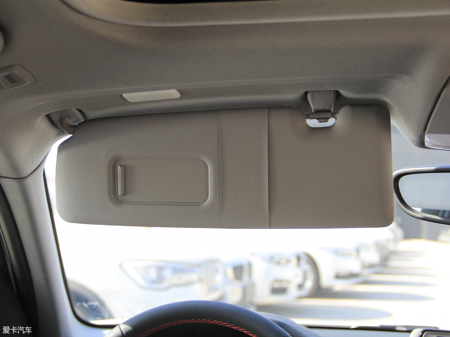 2018R1ϵɎ 118i \OӋb