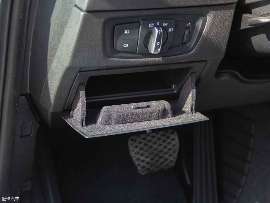 2018R1ϵɎ 118i \OӋb