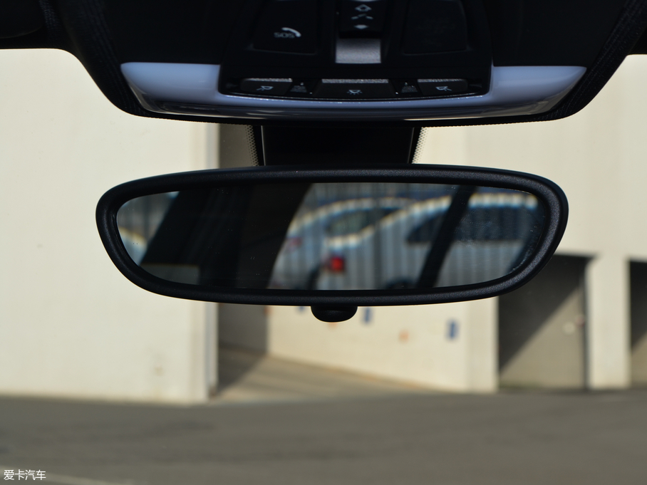 2018R1ϵɎ 120i M\b