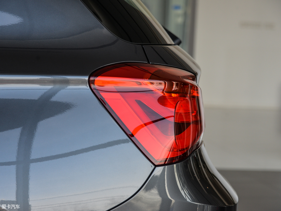 2018R1ϵɎ 118i I