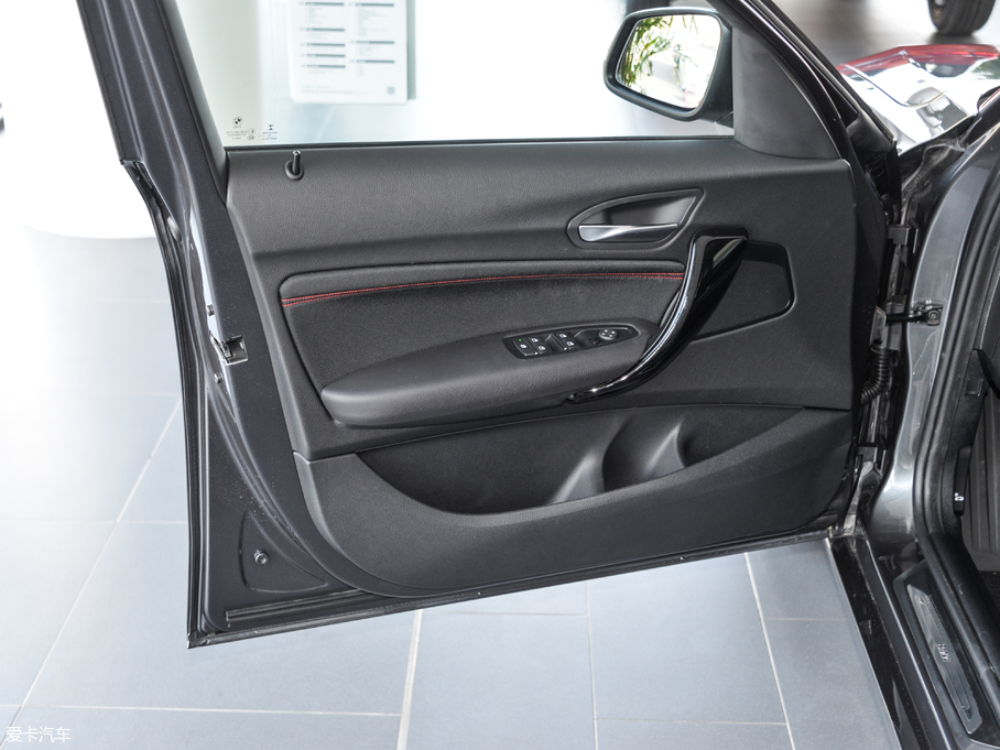 2018R1ϵɎ 118i I