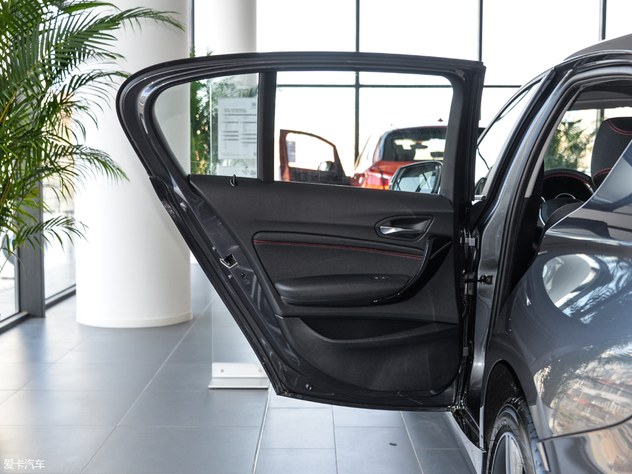 2018R1ϵɎ 118i I