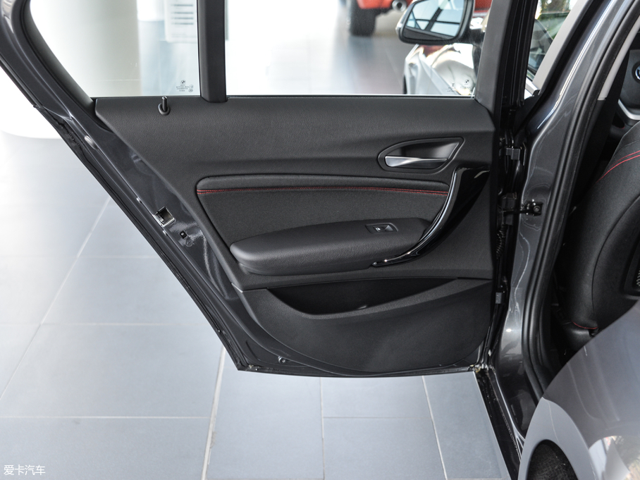 2018R1ϵɎ 118i I