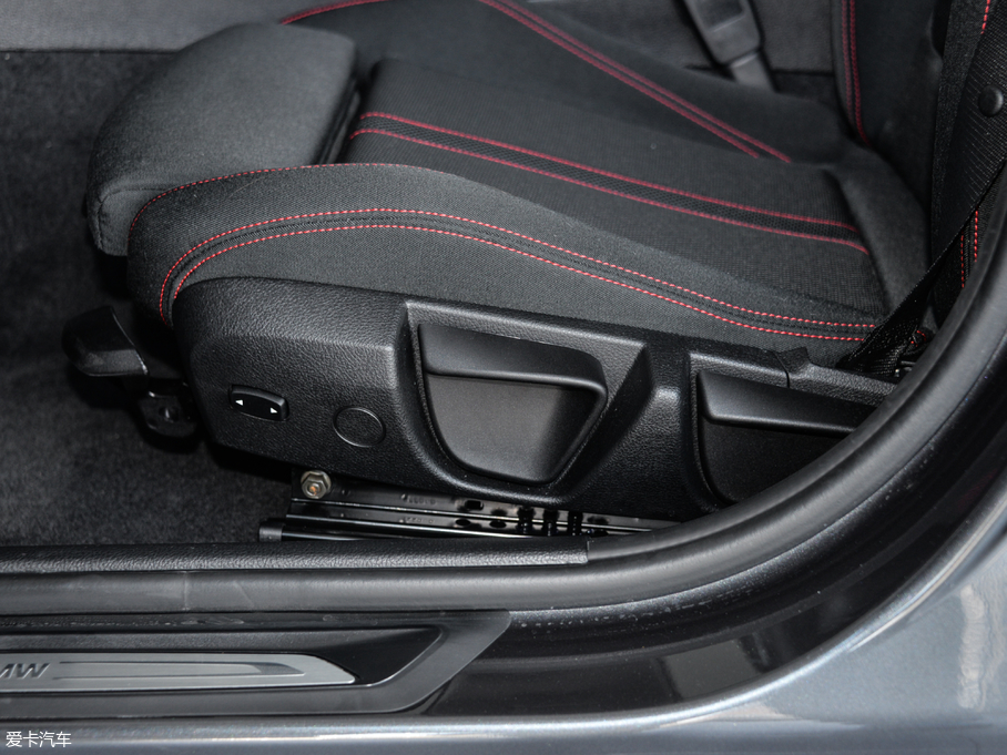 2018R1ϵɎ 118i I