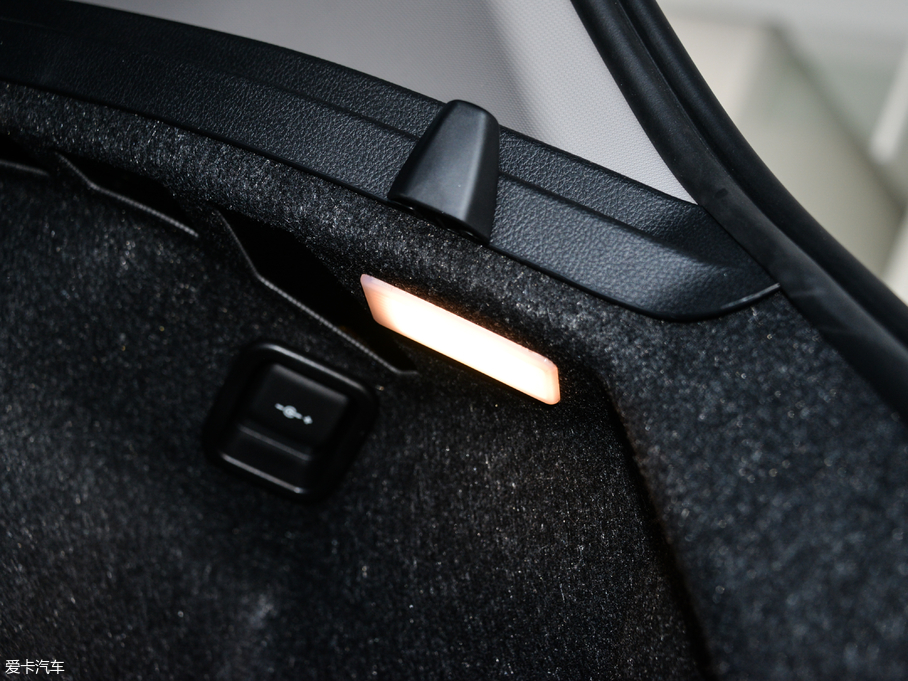 2018R1ϵɎ 118i I