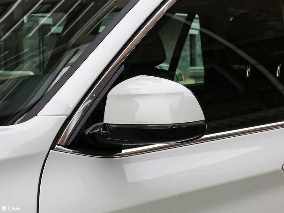 2018RX5(M) xDrive28i