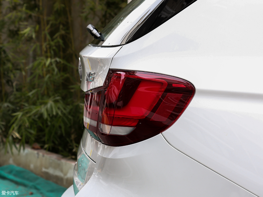 2018RX5(M) xDrive28i