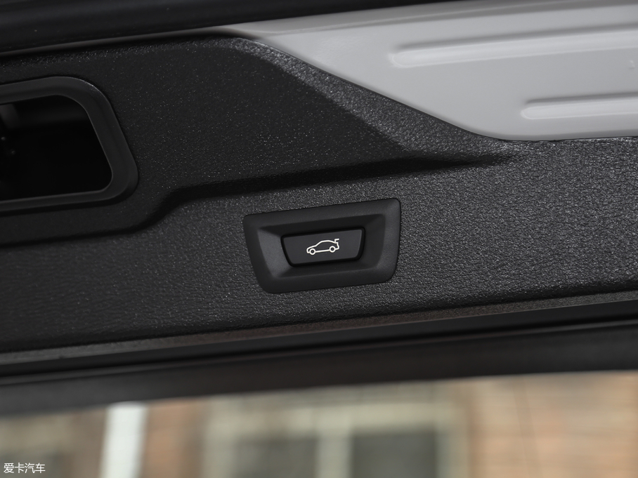 2018RX5(M) xDrive28i