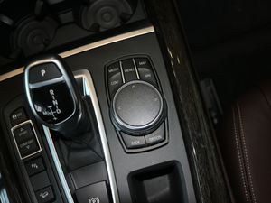 2018xDrive35i M\ п؅^