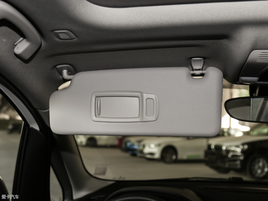 2018R2ϵ๦܇ 220i I